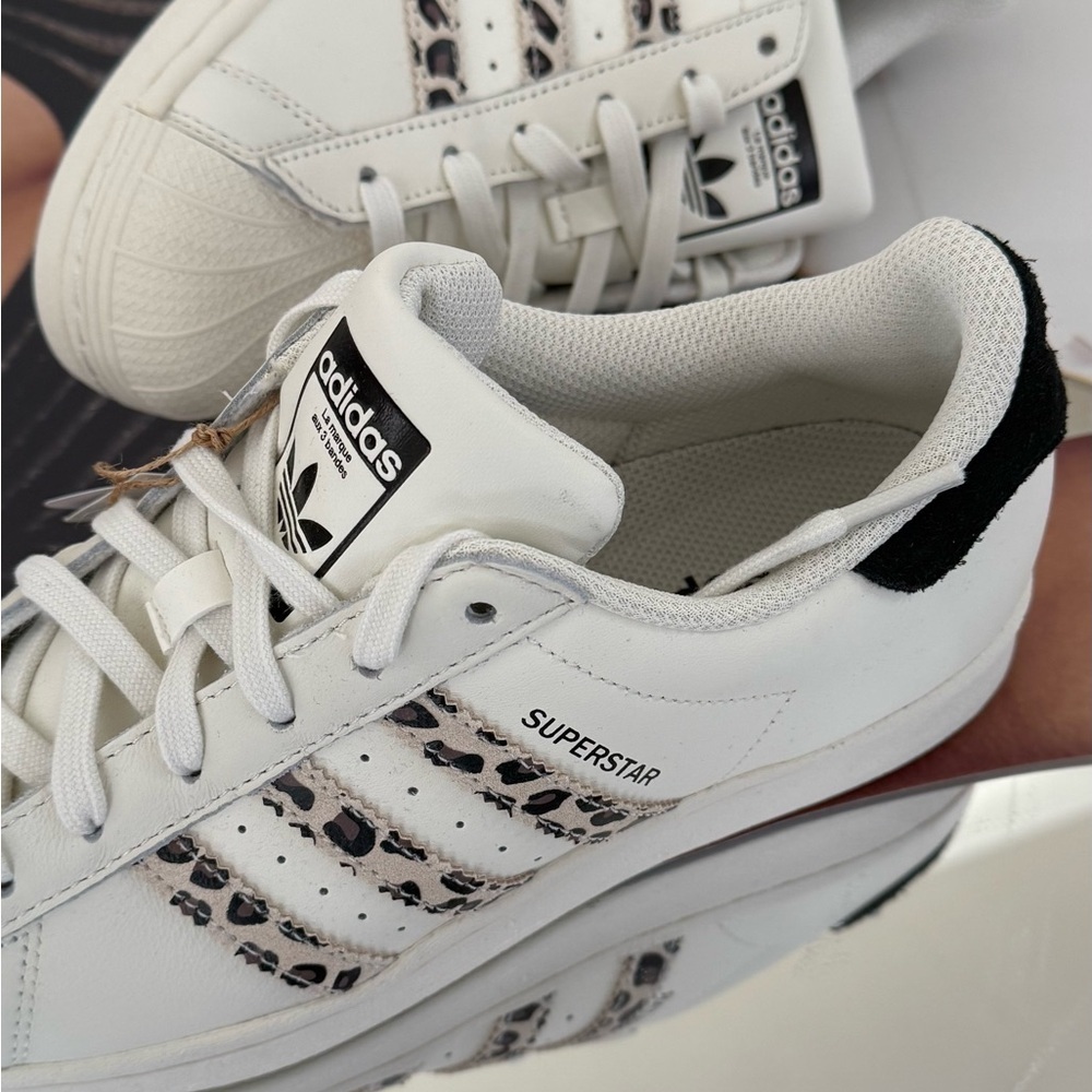(new+tag) Adidas Women Superstar Classic — US size 7 white and leopard stripes